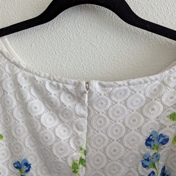 Sandra Darren Lace Floral Dress - Picture 7 of 9